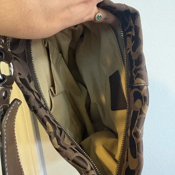 Coach Brown Shoulder Bag with Pink Detail - Picture 5 of 6